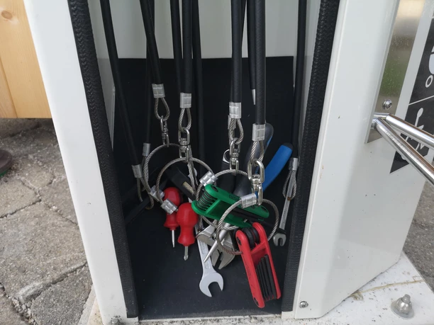 Werkzeugauswahl Servicestation Wallgau.jpg