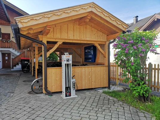 Service-Station am Rathaus Wallgau.jpg