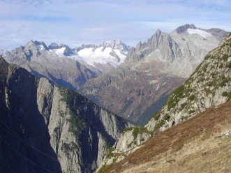 Wunderschöne Aussicht Richtung Dammastock-Kette