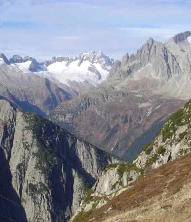 Wunderschöne Aussicht Richtung Dammastock-Kette