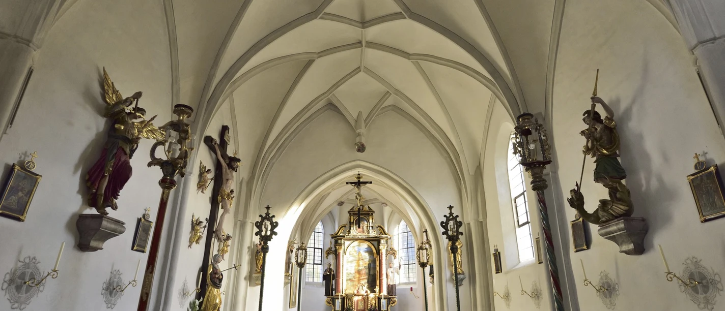 Sankt Nikolaus Kirche/Flößerkirche Mittenwald am Friedhof