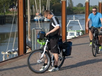 Neuhaus (Oste), CUXLAND