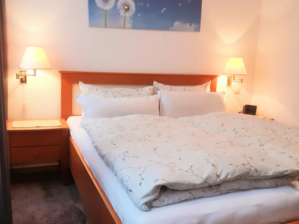 Zweites-Schlafzimmer-FeWo-Nike-Haus-Katharina.jpg Zweites-Schlafzimmer-FeWo-Nike-Haus-Katharina