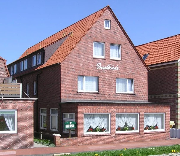 Hotel-Pension-Inselfriede-Aussenansicht