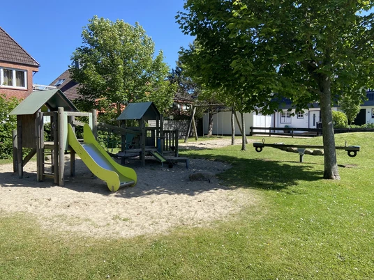 Spielplatz zwischen den Hedigen