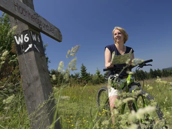 Bikerin auf einer Genussradeltour in Willingen Bikerin auf einer Genussradeltour in Willingen