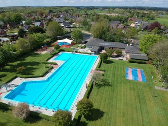 Freibad Hennstedt DCIM/101MEDIA/DJI_0508.JPG