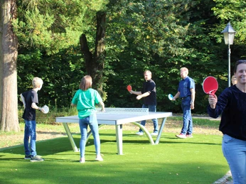 Tischtennis im Kurpark Bad Lauterberg Tischtennis im Kurpark Bad Lauterberg