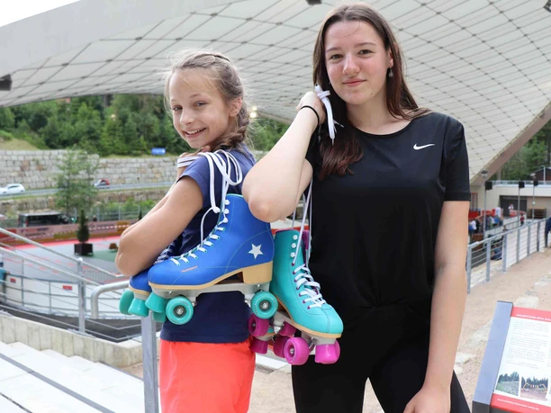 Hüpfen in der Schierker Feuerstein Arena Rollschuh-Laufen in der Schierker Feuerstein Arena