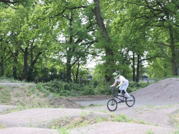 Bike-Sportler im Bike-Park Wittingen..JPG