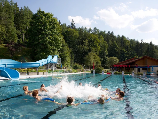 BAIE_Schwimmbad_Obertal_14