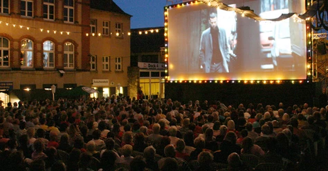 044_OpenAirKino.jpg