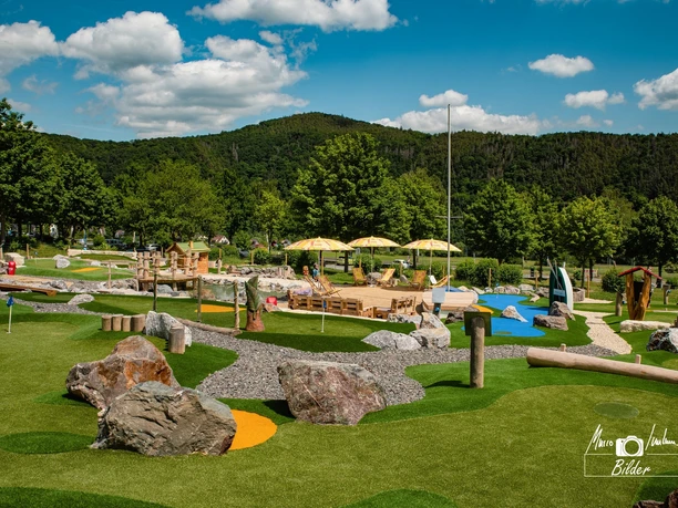 Liebevolle Lochgestaltung