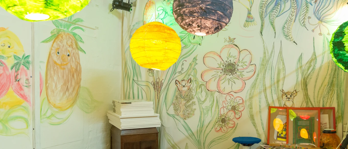 Aha_Museum-Tentoonstelling-2 Geschilderde muren in de tentoonstellingsruimte