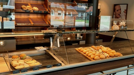 Tresen in der Bäckerei Fricke in Waffensen Tresen in der Bäckerei Fricke in Waffensen