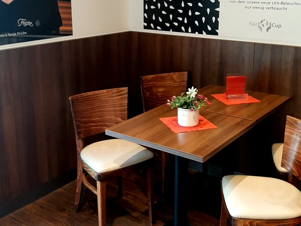 Bäckerei Fricke in Waffensen - Sitzecke im Café Bäckerei Fricke in Waffensen - Sitzecke im Café