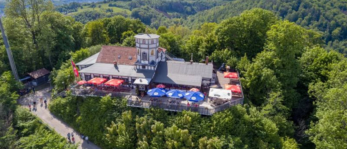 Hausberg.jpg Luftaufnahme des Hausbergs in Bad Lauterberg
