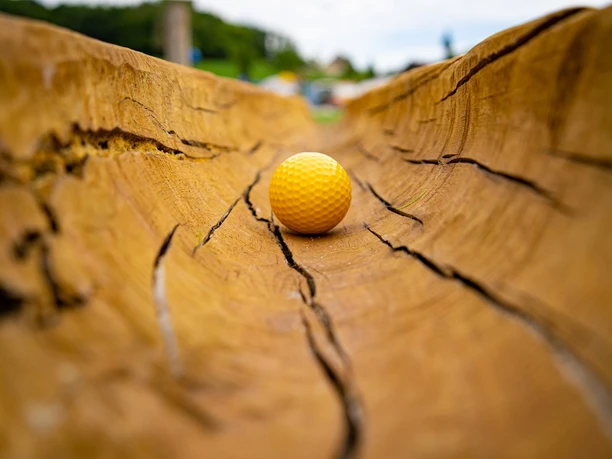 Es könnte auch eine Murmelbahn sein - Adventure Golf Edersee