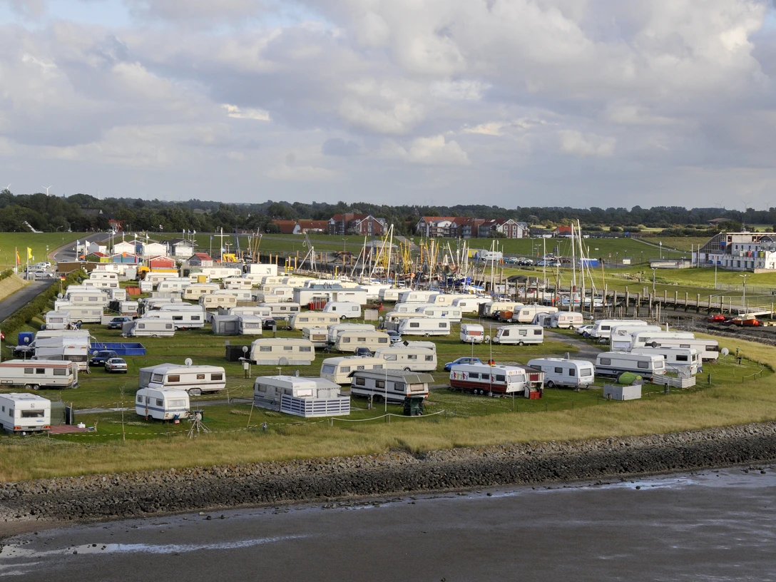 Leuchtturm Obereversand Blick auf Strand und Campingplatz (1.jpg