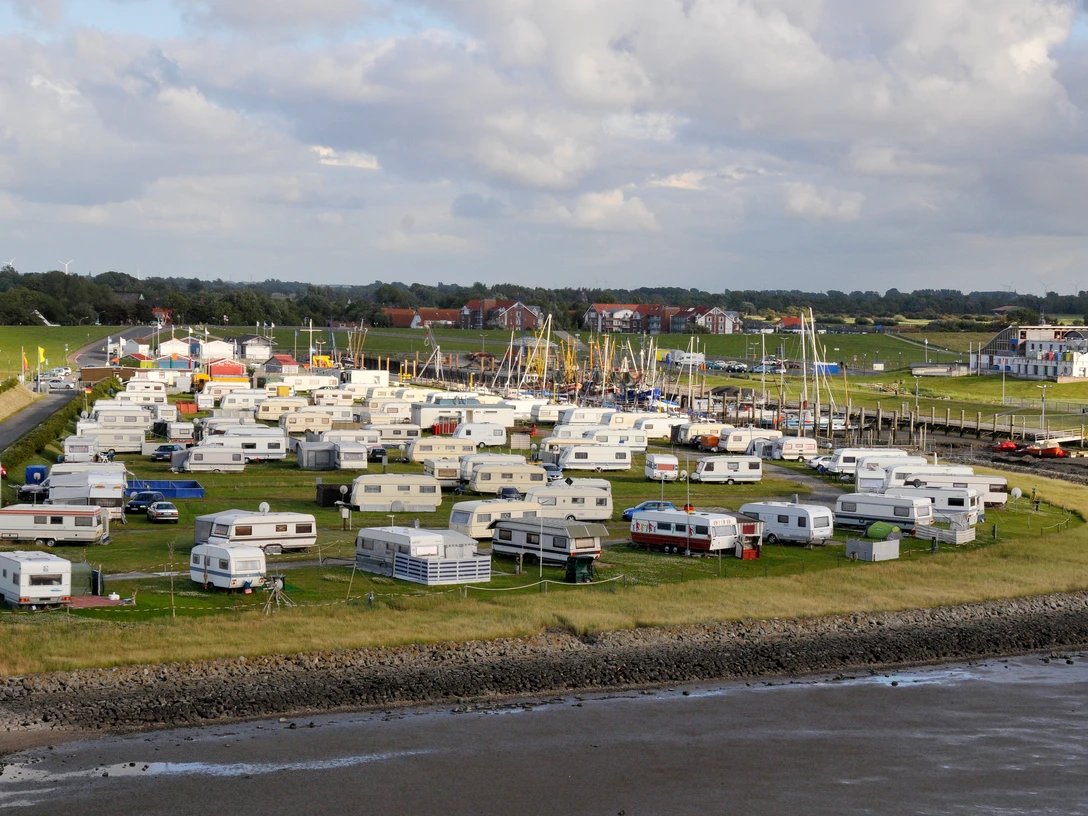 Leuchtturm Obereversand Blick auf Strand und Campingplatz (1.jpg