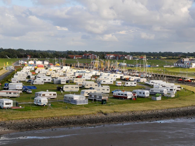 Leuchtturm Obereversand Blick auf Strand und Campingplatz (1.jpg