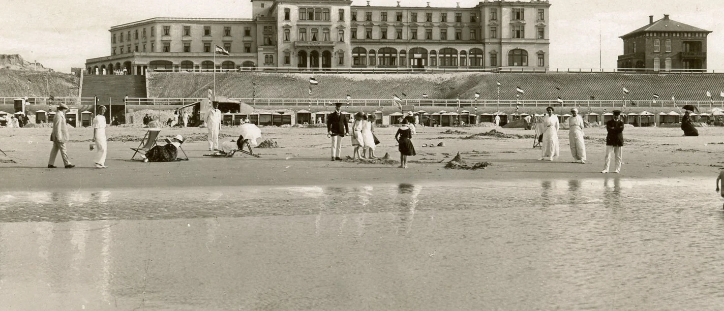 Kurhaus_Strandmauer_Juist.jpg