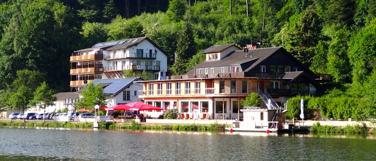 Hotel & Restaurant - Roter Kater & Graue Katze