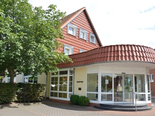 Eingang zur Rezeption Hotel zur Krone in Salzgitter-Hallendorf