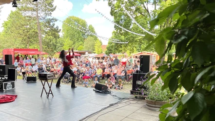 Muti Santarosa auf dem Kurpark Spektakel