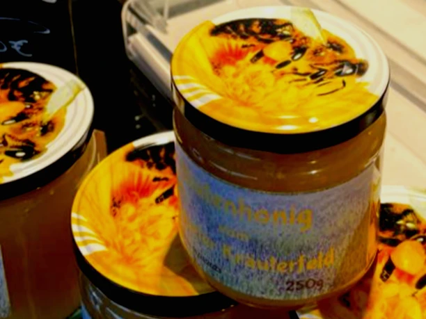 Honig in der Bäckerei Fricke in Horstedt Honig in der Bäckerei Fricke in Horstedt