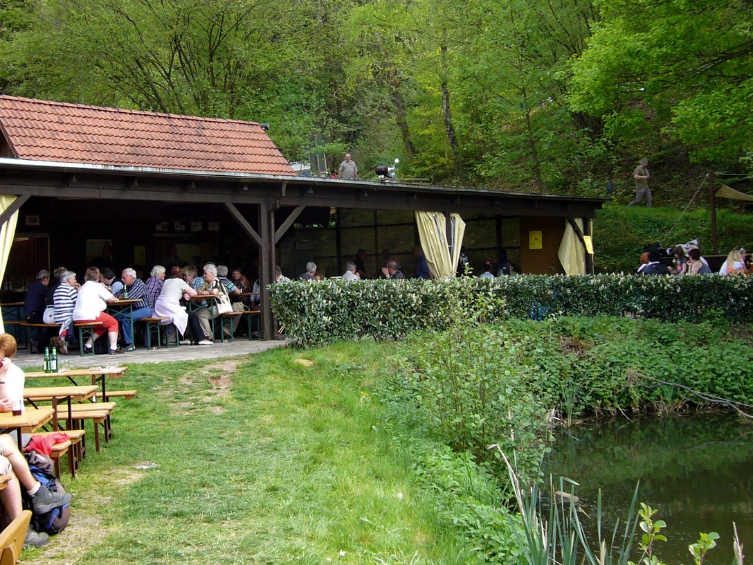 Karfreitagsfischessen Träufelbachsee