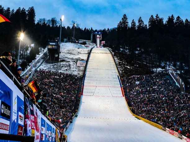 fis-skisprung-weltcup-willingen-schanze.jpg