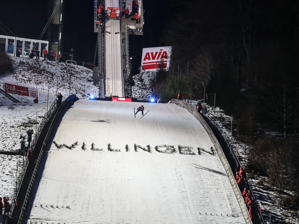 fis-skisprung-weltcup-willingen-aufsprunghang.jpg