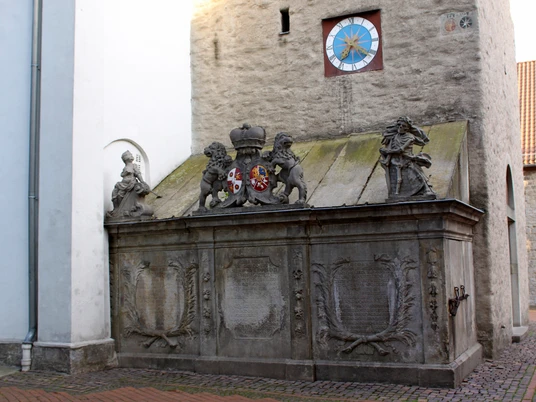 Mausuleum Alverdissen CC BY-SA - Stadt Barntrup.jpg