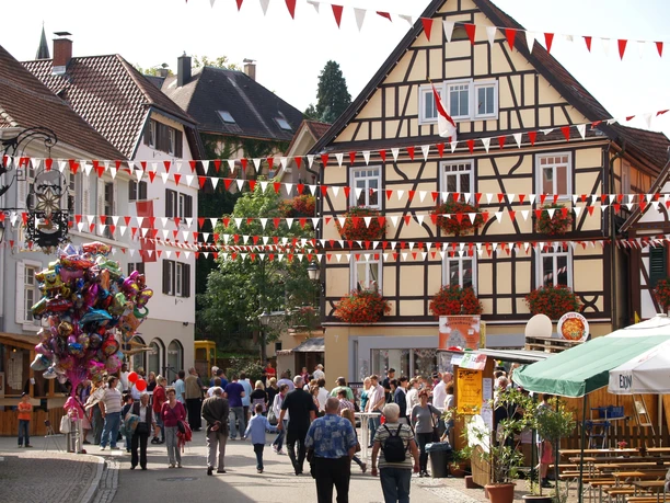 Gernsbach Altstadtfest Hofstätte Festtreiben