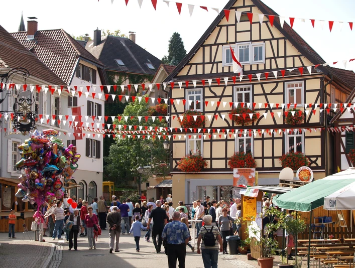 Gernsbach Altstadtfest Hofstätte Festtreiben