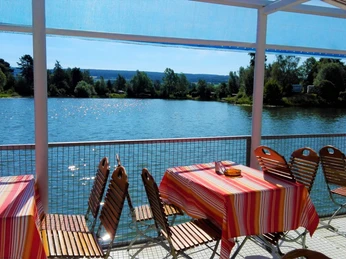 Außengastronomie direkt am See