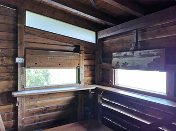 Beobachtungshütte am Kronenloch