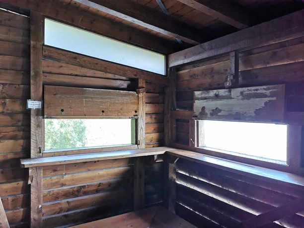 Beobachtungshütte am Kronenloch