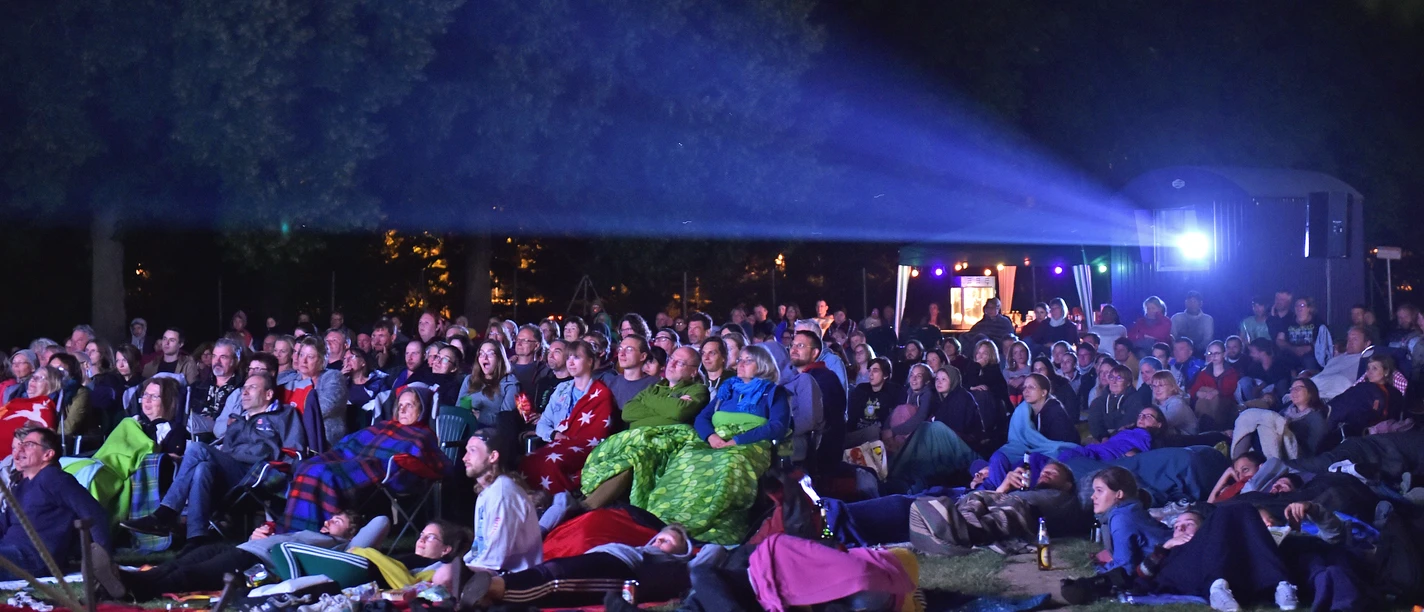 Open-Air-Kino im Freibad