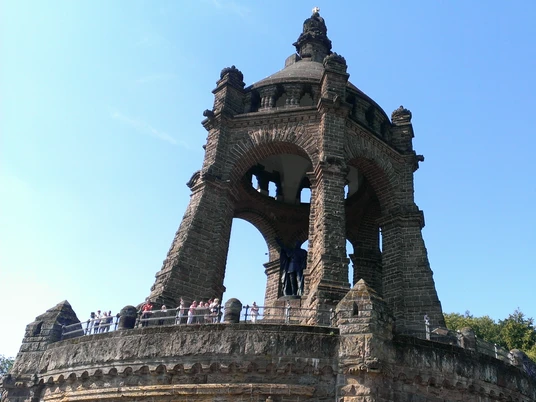 Blick auf Kaiser-Wilhelm-Denkmal Blick auf Kaiser-Wilhelm-Denkmal
