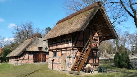 Honigspeicher und Schafstall des Heimatmuseum Scheeßel Honigspeicher und Schafstall des Heimatmuseum Scheeßel