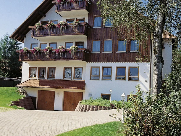 Ausenansicht Ferienwohnungen Linde Loßburg