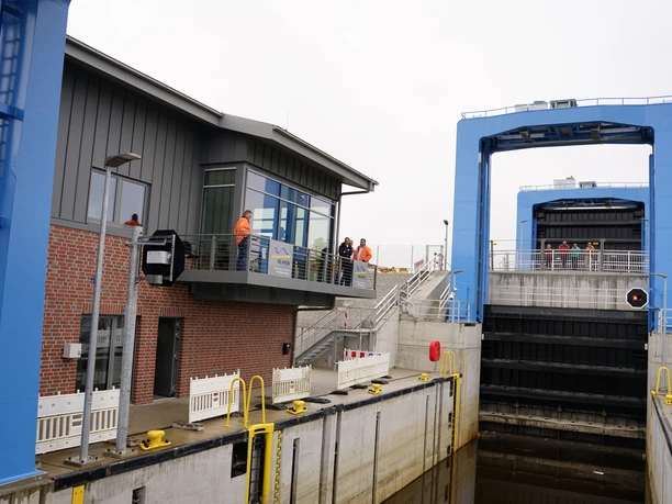 Hadelner Kanalschleuse