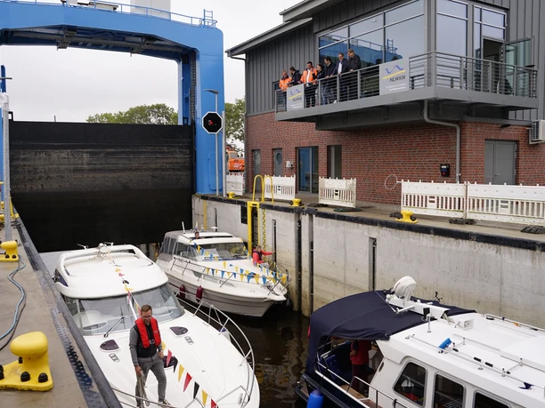 Hadelner Kanalschleuse