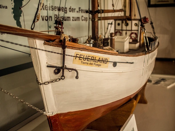 Ein Schiffsmodell der Feuerland Ein Schiffsmodell der Feuerland