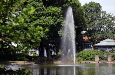 001HR - Bad Wildungen - Kurpark Teich.JPG