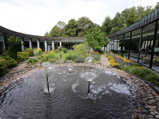 Bad Wildungen - Kurpark Wandelhalle Reinhardshausen Brunnen Bad Wildungen - Kurpark Wandelhalle Reinhardshausen Brunnen