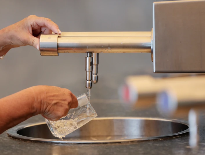 041HR - Bad Wildungen - Kurpark Wandelhalle Reinhardshausen Naturquelle Reinhardsquelle.JPG