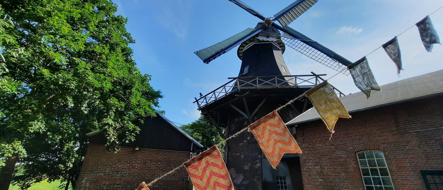Museum Moorseer Mühle großes Mühlenfrest.jpg